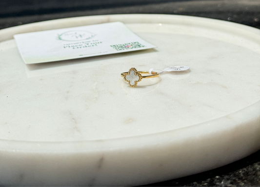 Clover Ring (White)